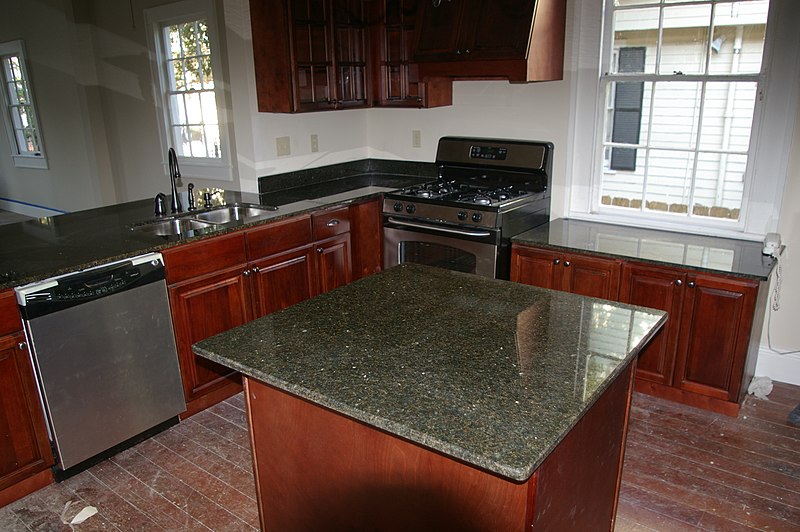 Kitchen with island, New Orleans 2007