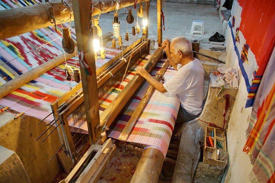Man Weaver Weaving Loom Carpet Weaver Carpet