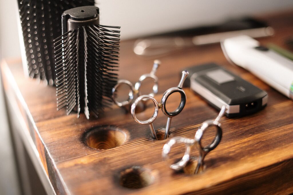 An Image of Haircutting tools 