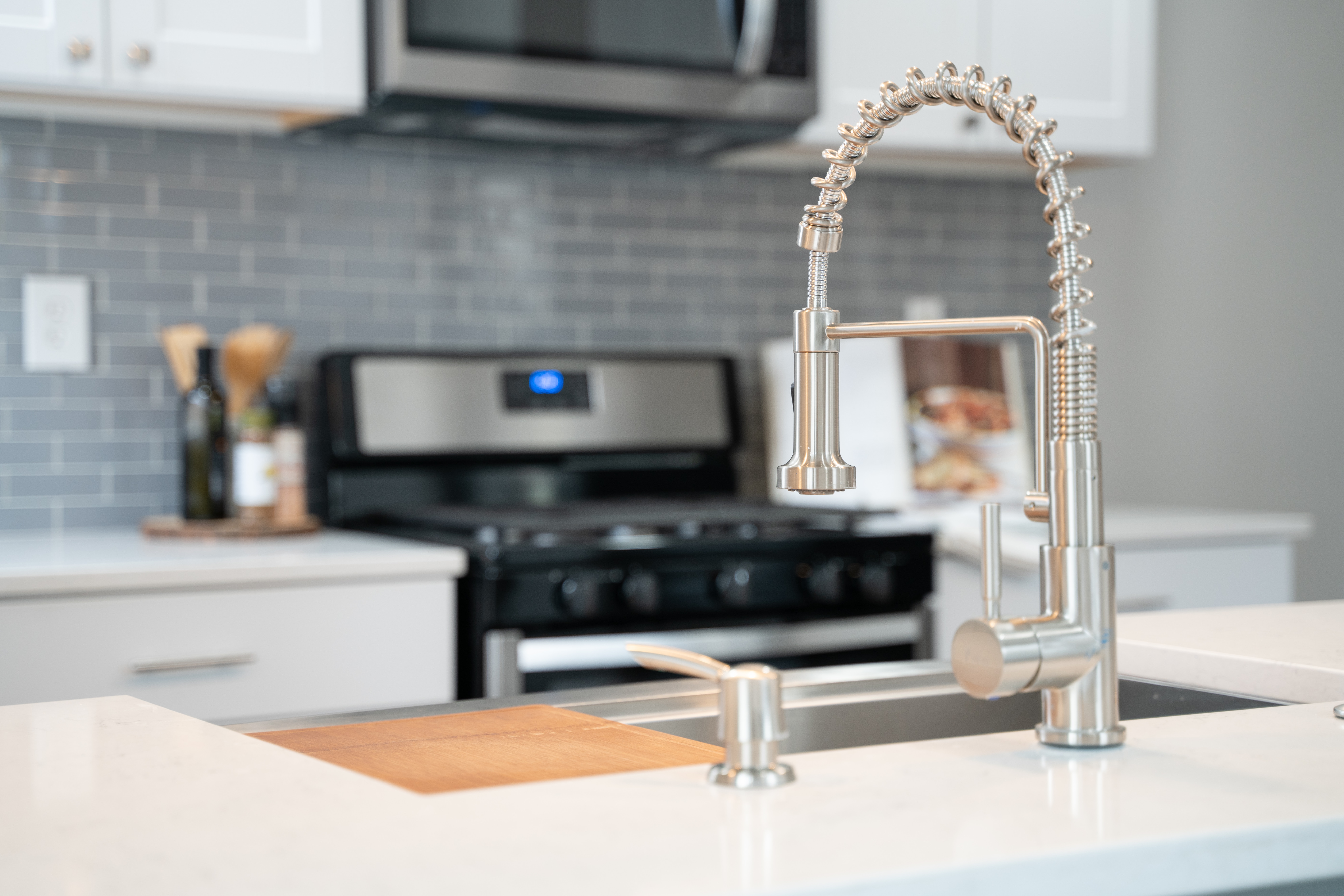 Going with the craze for a black kitchen faucet