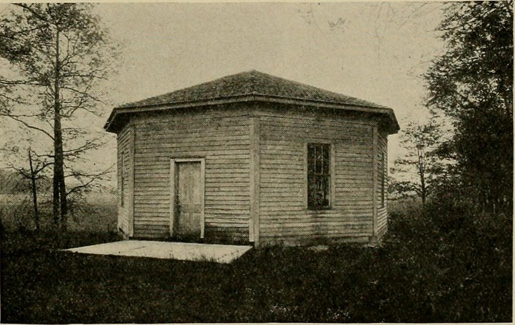 early-to-mid 19th century schoolhouse image