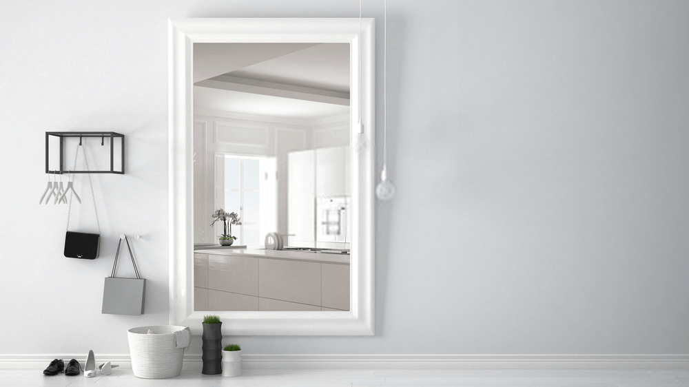 Using a full-length frameless mirror makes a more vivid room