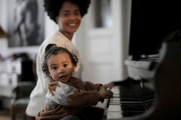 How They Connect Musical Instruments and Toddler Development