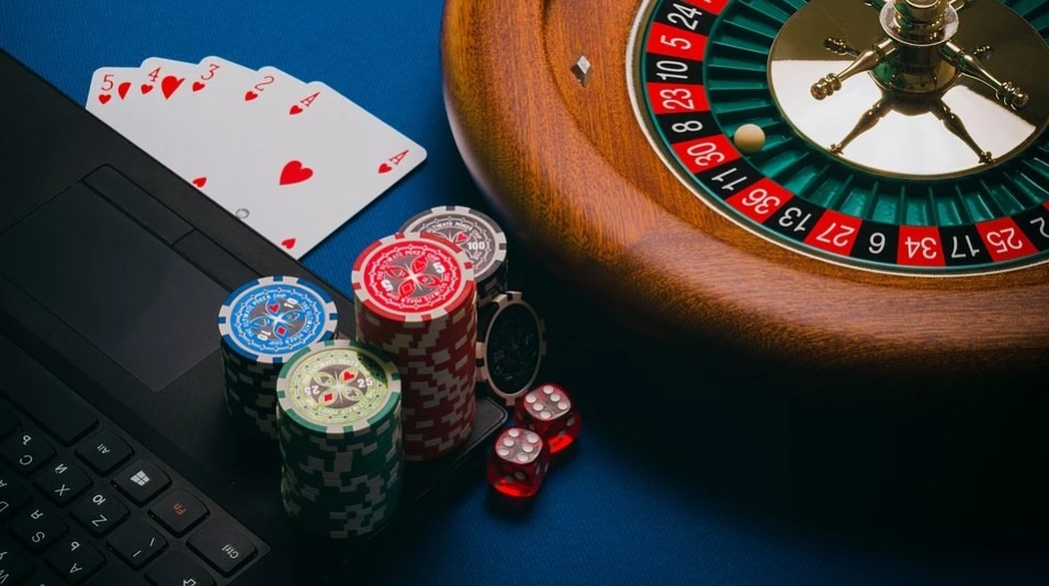 Four advantages of playing in the online casino