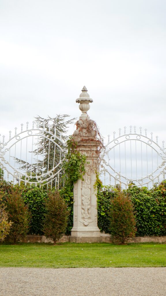 fence with column image