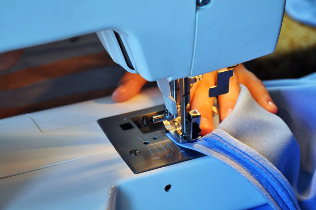 sew, working space, hand, handmade, sewing needle, sewing-machine, hand-made craft, crafting, sewing