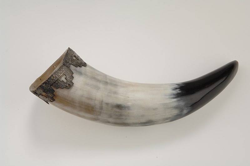 Drinking horn, mouth mounting image