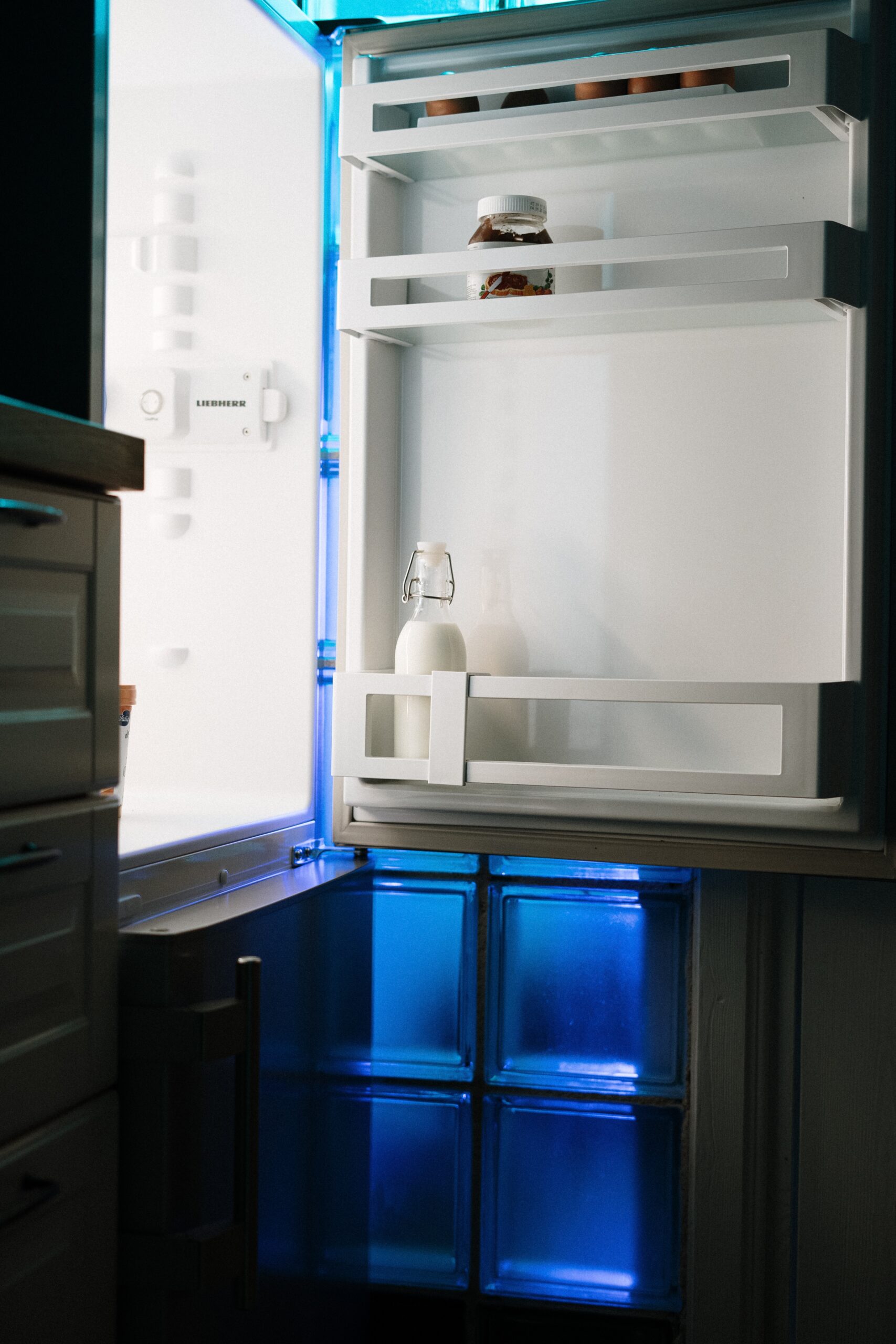 An open refrigerator image