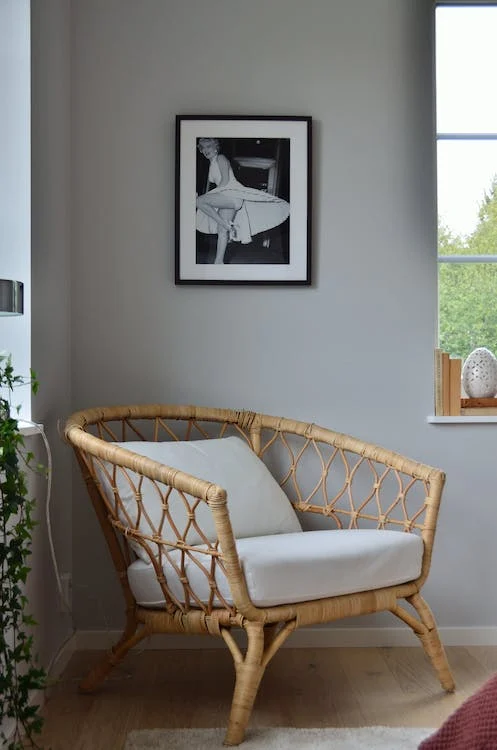 How To Find The Best Nursing Home Chair