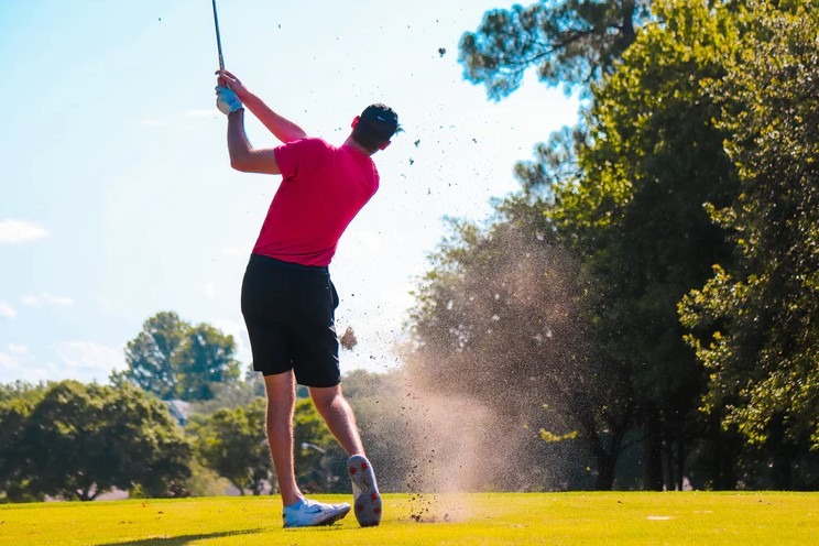 Useful Tips To Dress Up The Right Way When Playing Golf