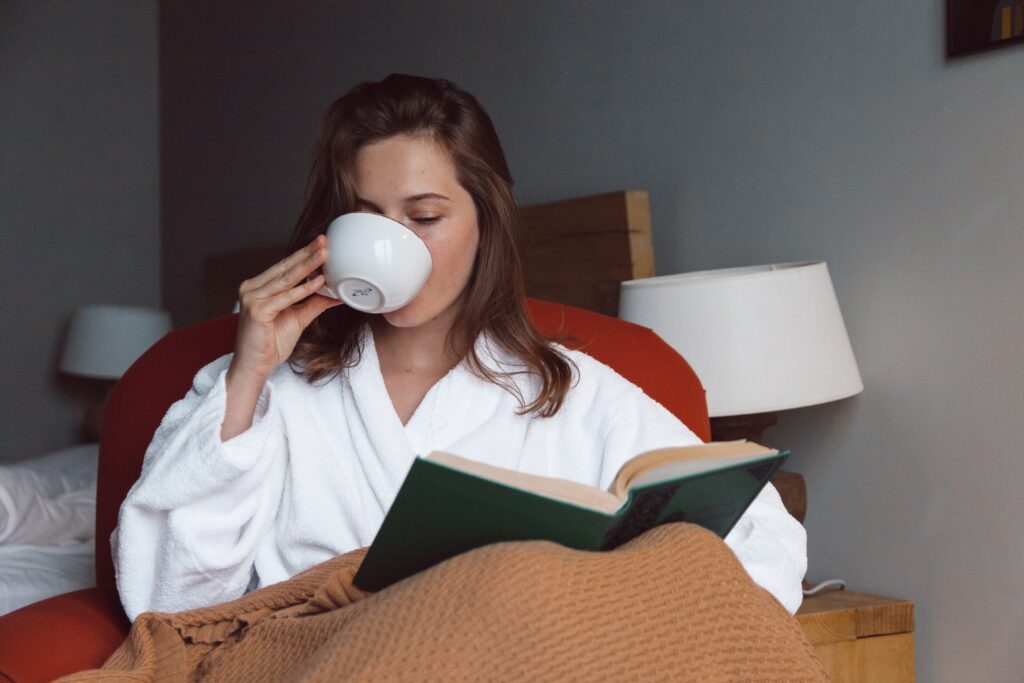 lady reading a book image