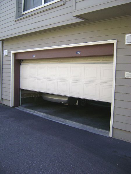 4 Essential Tips for Buying a New Garage Door