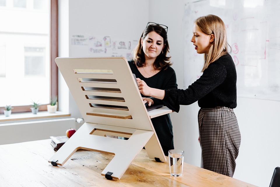 How to Make Your Workplace More Functional With Standing Desks