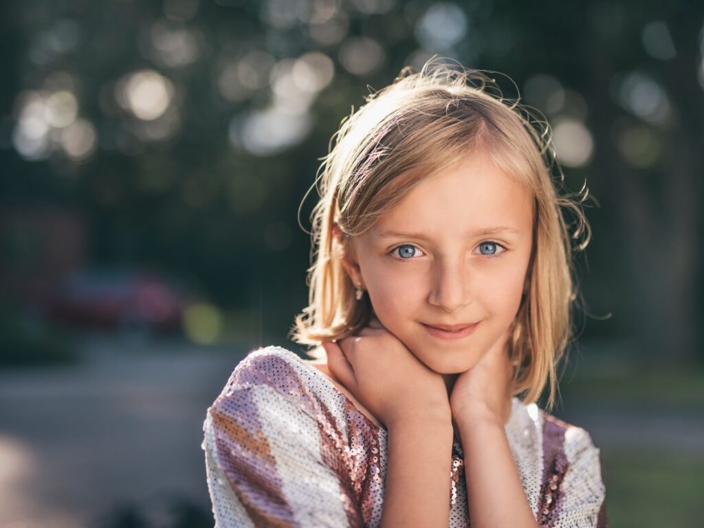 girls photos & images, people images & pictures, child, blonde, eye images, love images, parent, Caucasian, blur backgrounds, bokeh, young, beautiful pictures & images, children, emotion, smile, blue eyes, human, women images & pictures, female