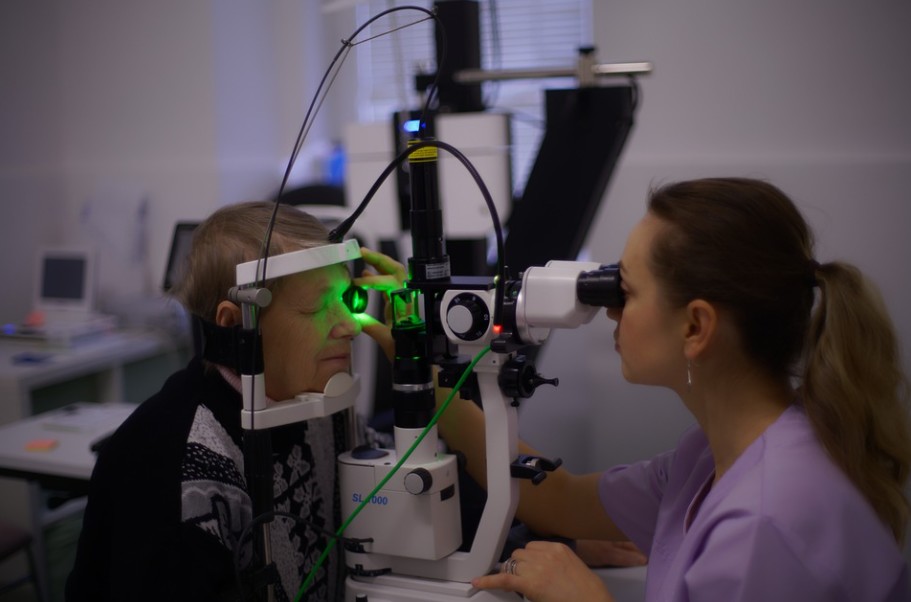 Factors to Consider When Choosing an Eye Center for Your Eye Care