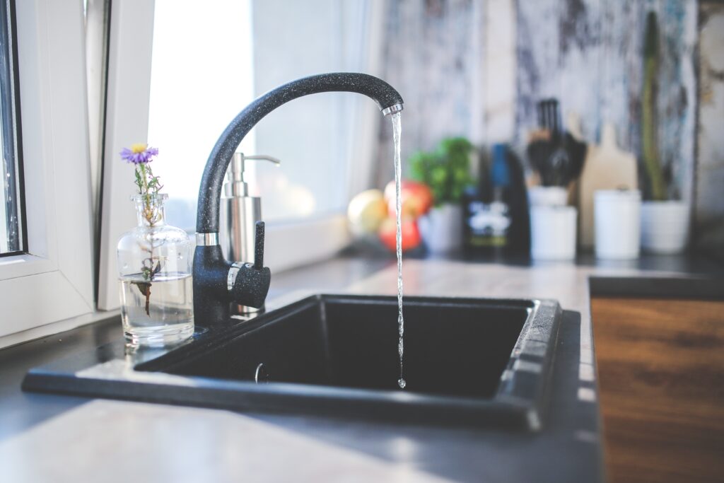 black faucet and sink