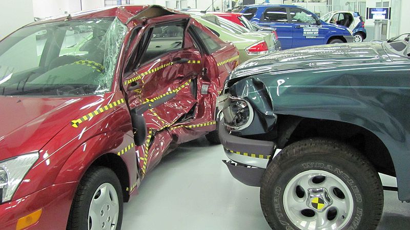 an image of Ford Focus versus Ford Explorer crash test