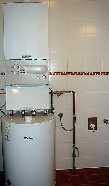 Gas furnace (top) and storage water heater (bottom) (Germany)