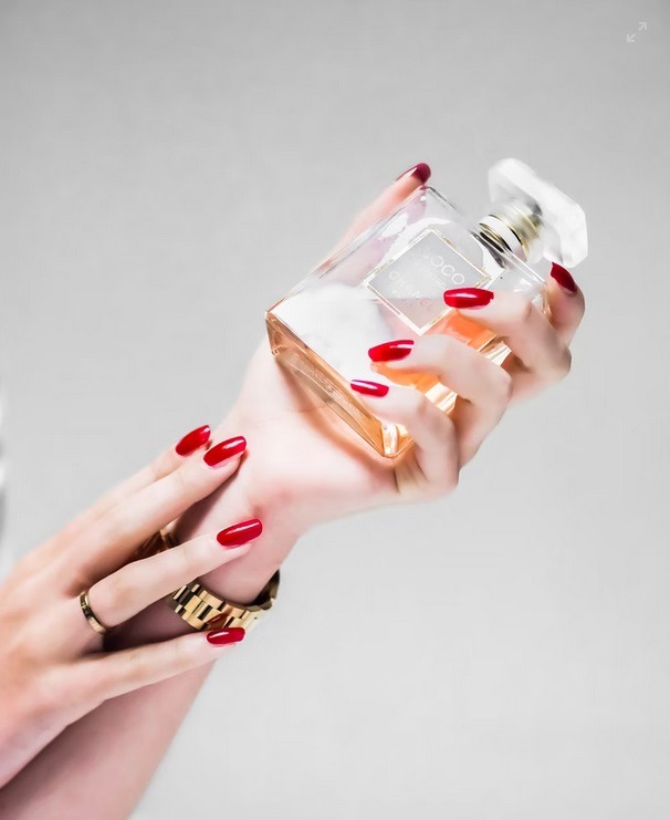 6 Reasons to Start Wearing Perfume