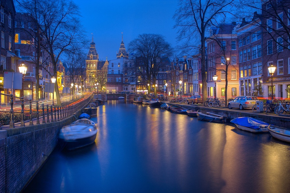 A Guide to Make Your Journey to Amsterdam a Sizzling Experience
