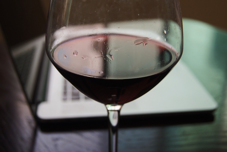 red wine image
