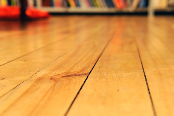 A Quick Guide to Hardwood Floor Maintenance