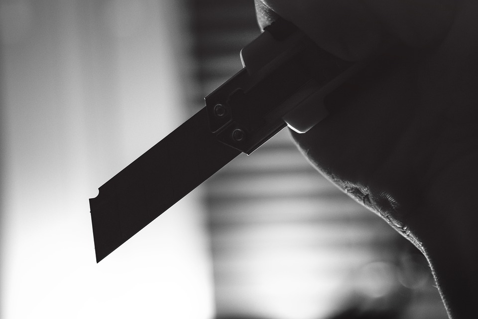 the silhouette of a utility knife 