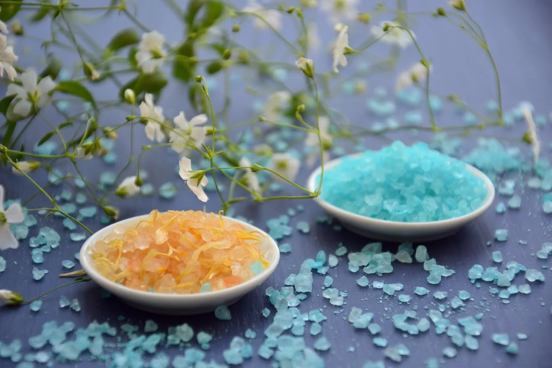 Colored bath salt