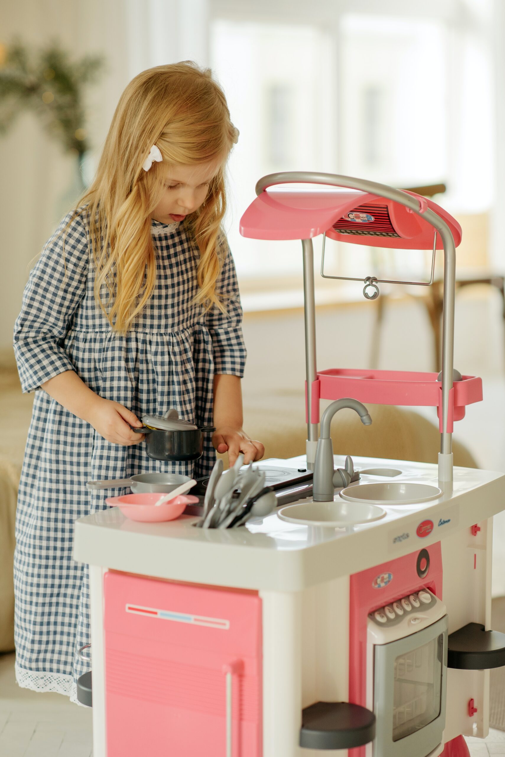 Play Kitchens 4 Reasons Why Your Child Needs One