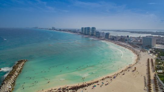 Beach-Cancun-Sand-Blue-Waters-Sea-Breeze