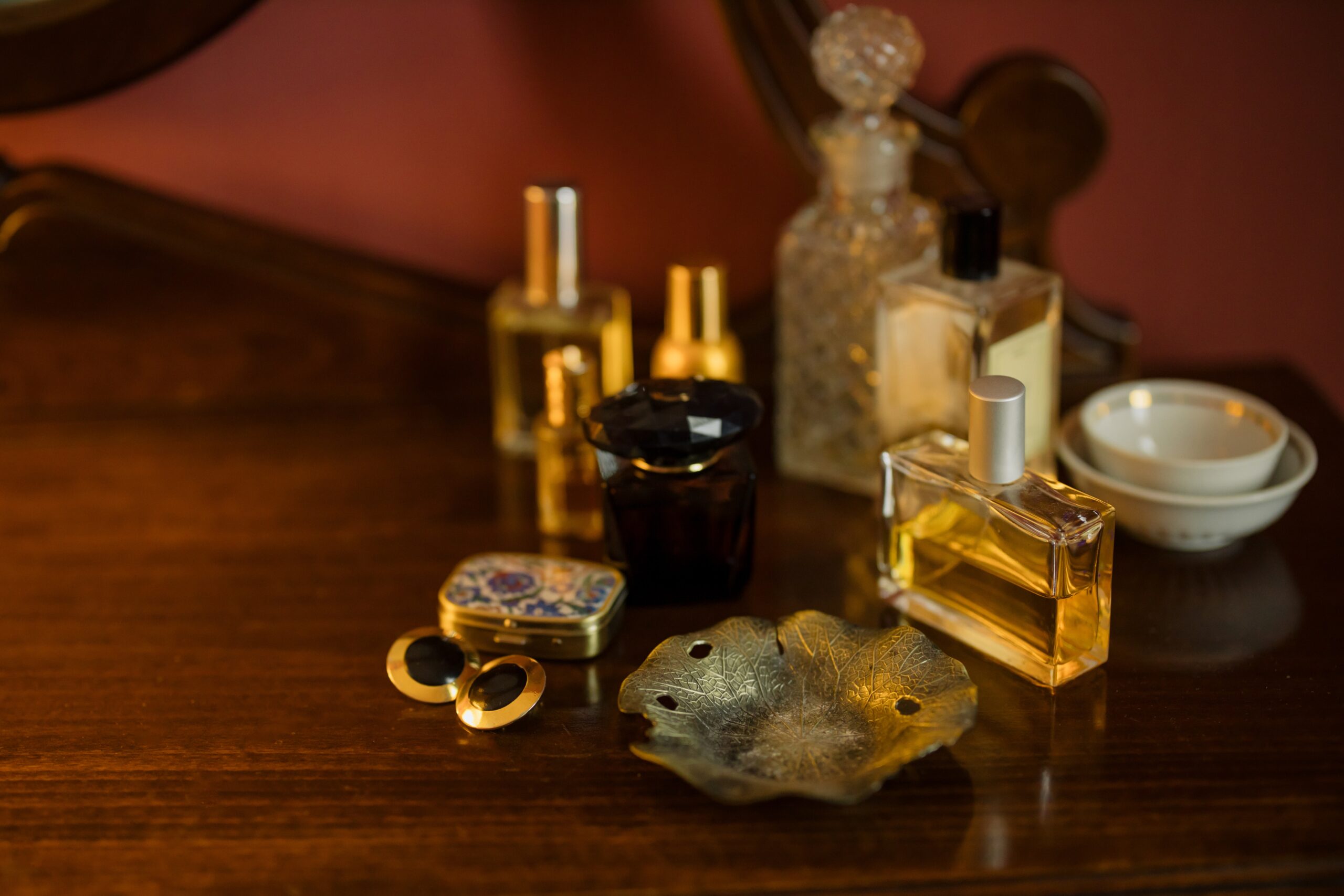 Perfume-bottles-on-the-table
