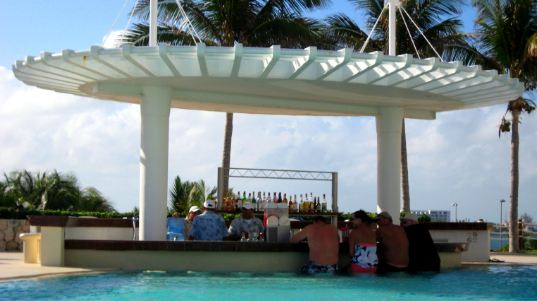 Pool-Bar-Club-Restaurant-Cancun