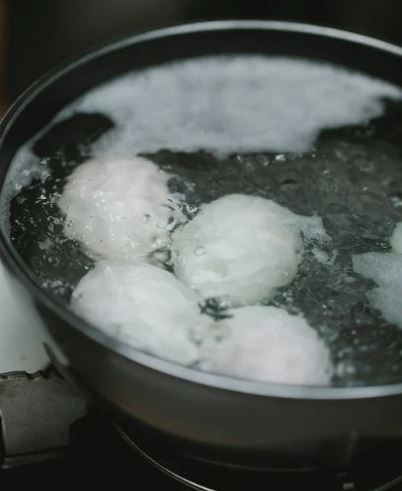 Discover-the-awesome-ways-to-quickly-cook-your-hard-boiled-eggs.