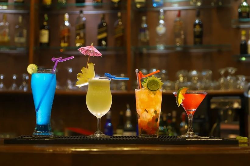 colorful-drink-on-a-bar-counter