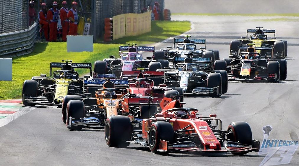 motor-cars-queueing-up-for-the-race