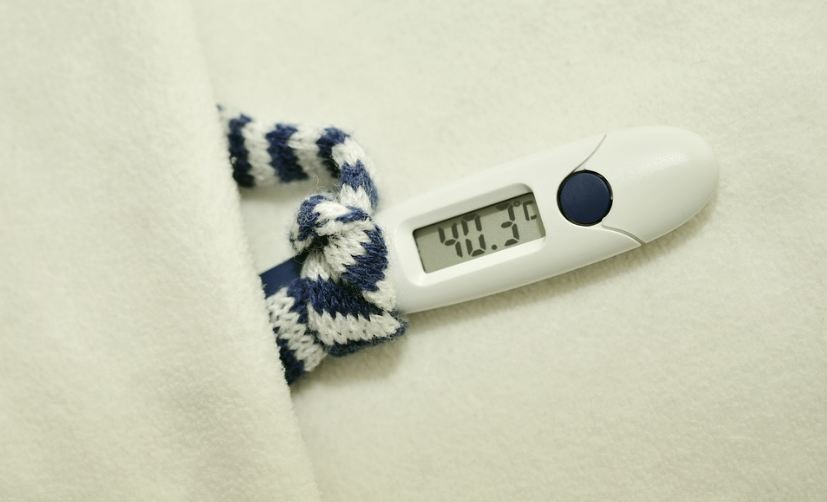 thermometer-40.-3-Celsius-white-thermometer-white-background