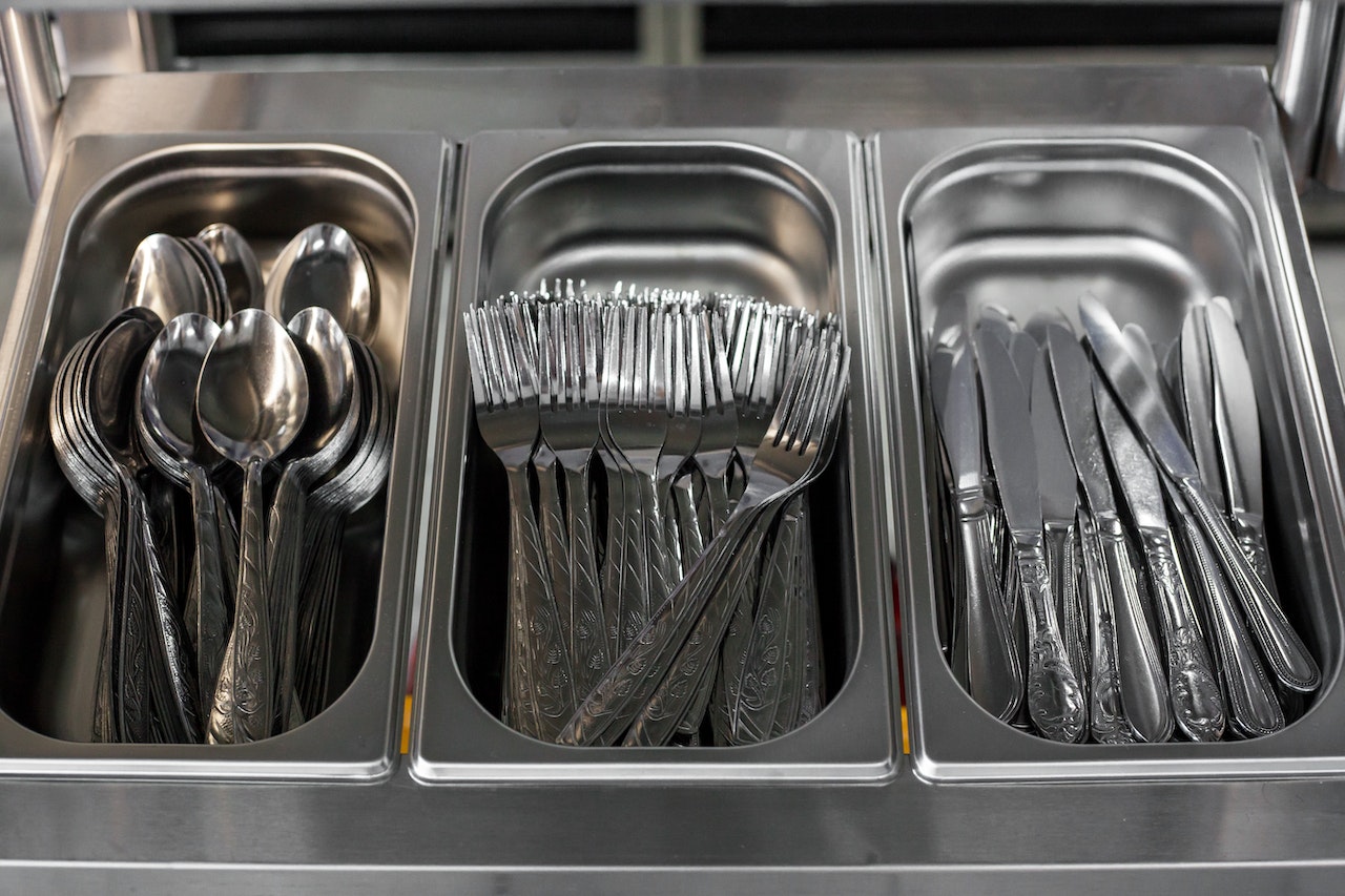 Clean Kitchen Silverware