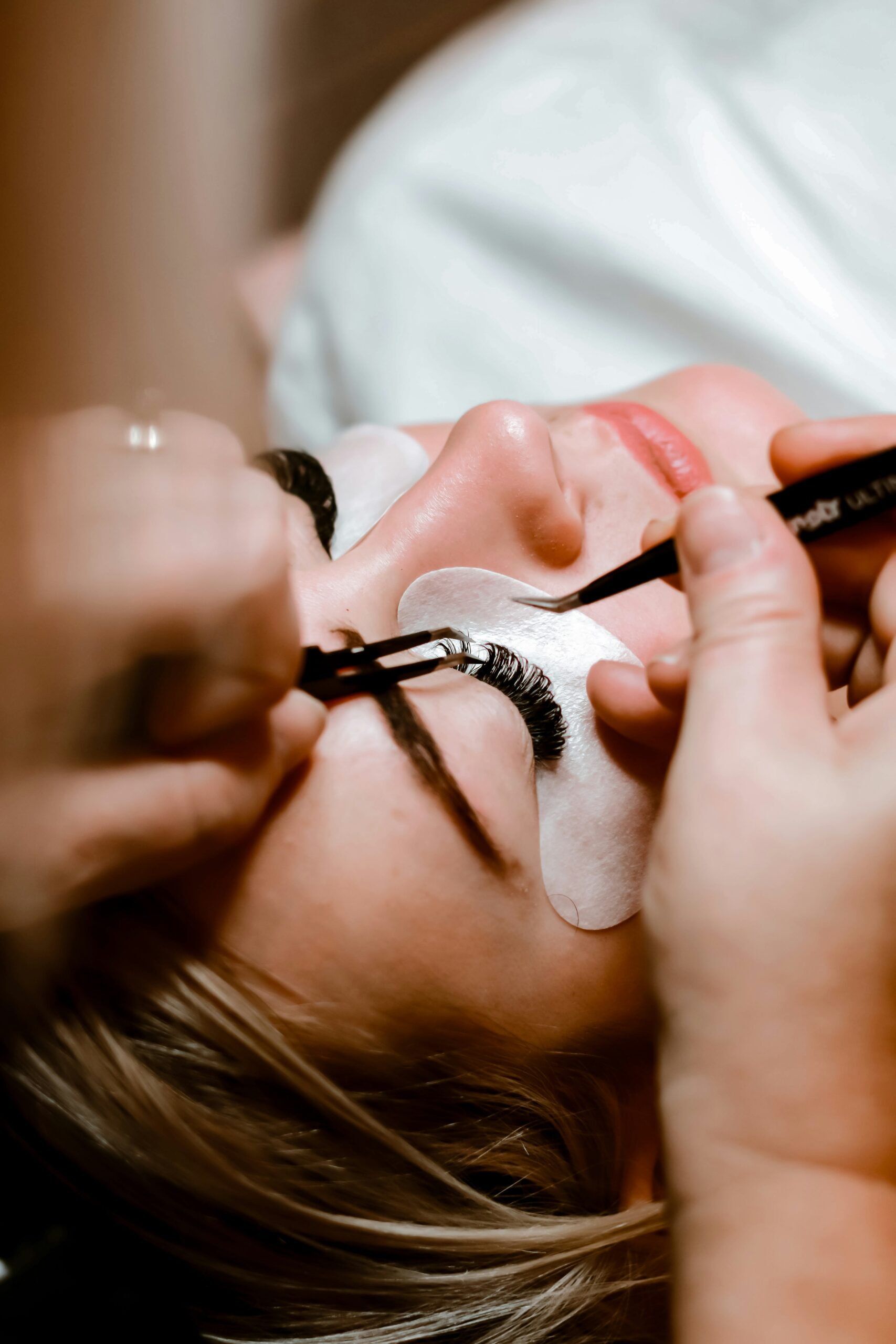 Custom Eyelash Extensions What to Know